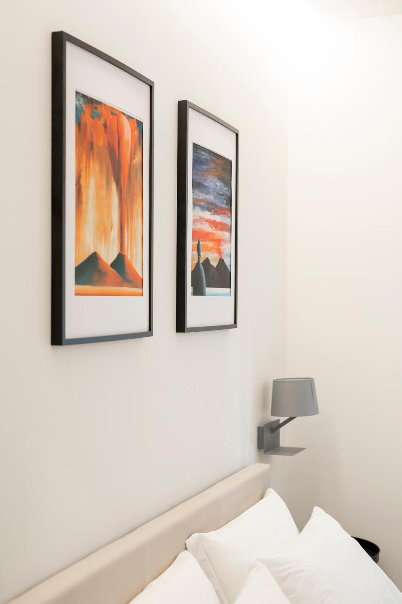Well Suites - Piazza Dei Martiri Napoli Bagian luar foto