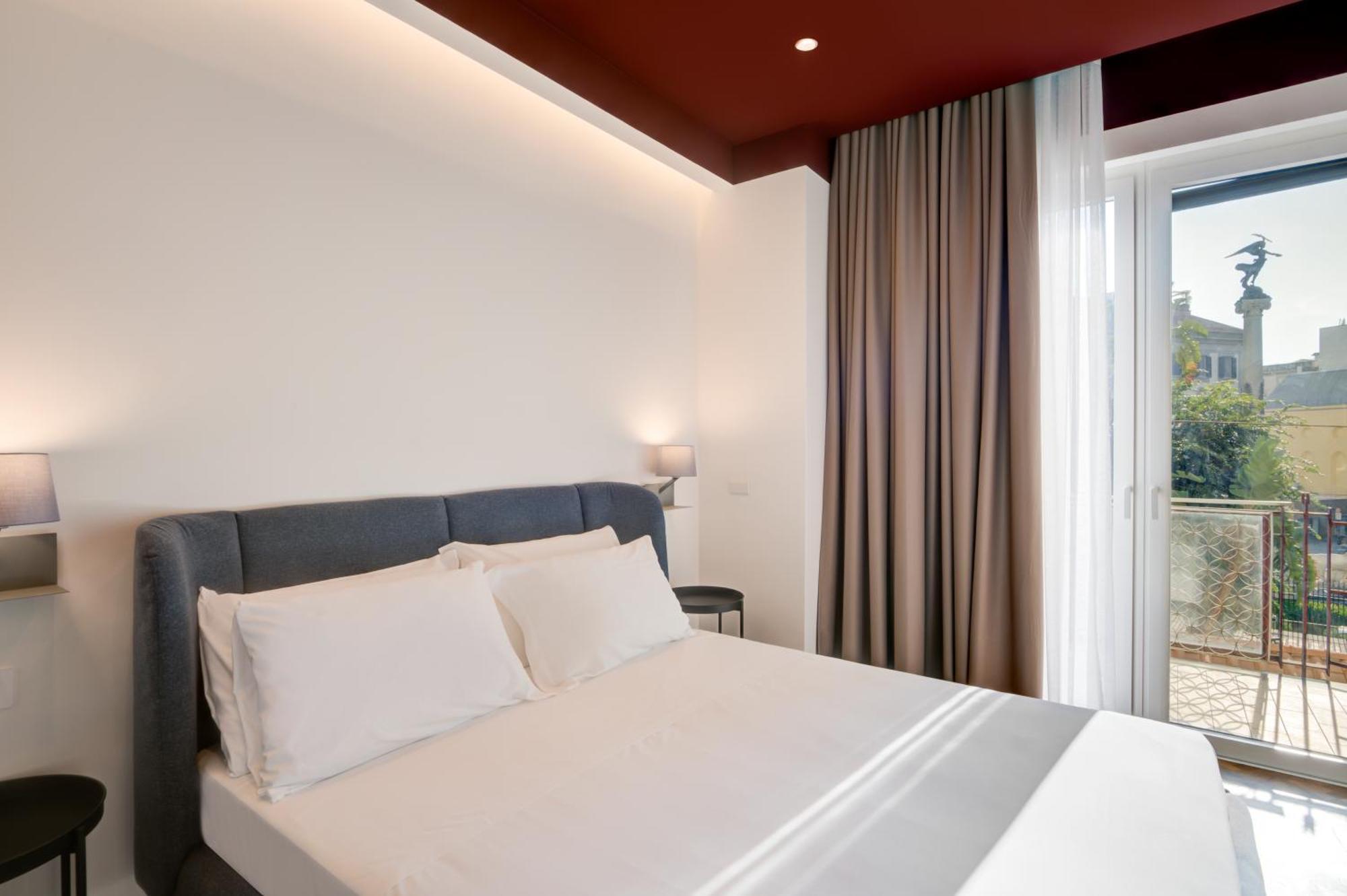 Well Suites - Piazza Dei Martiri Napoli Bagian luar foto