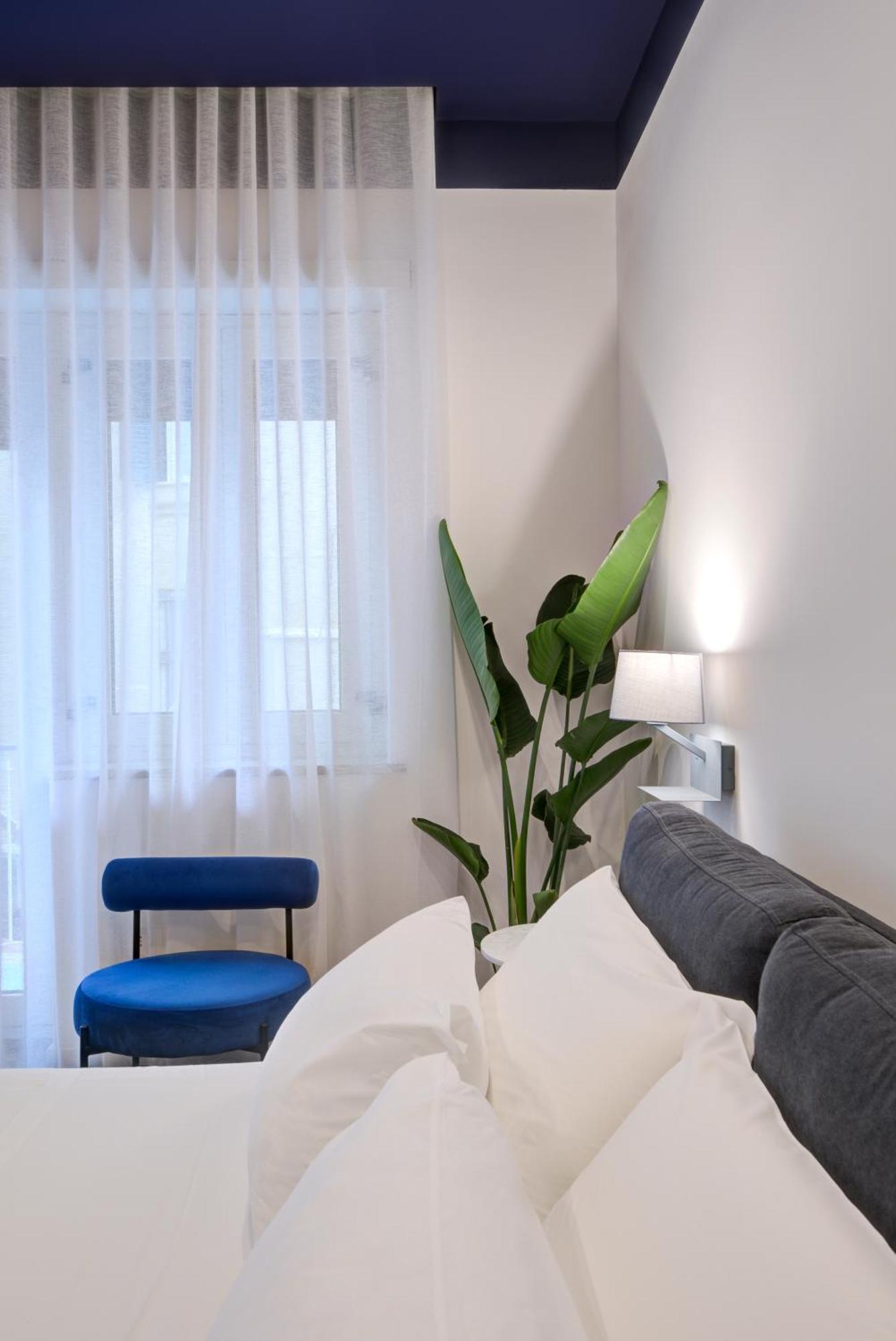 Well Suites - Piazza Dei Martiri Napoli Bagian luar foto