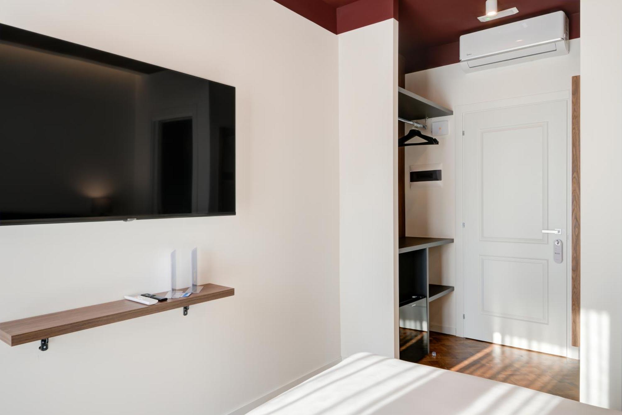 Well Suites - Piazza Dei Martiri Napoli Bagian luar foto