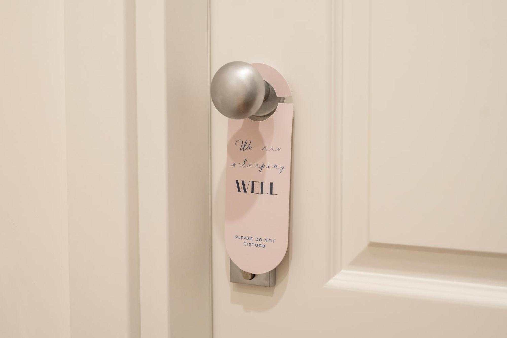 Well Suites - Piazza Dei Martiri Napoli Bagian luar foto