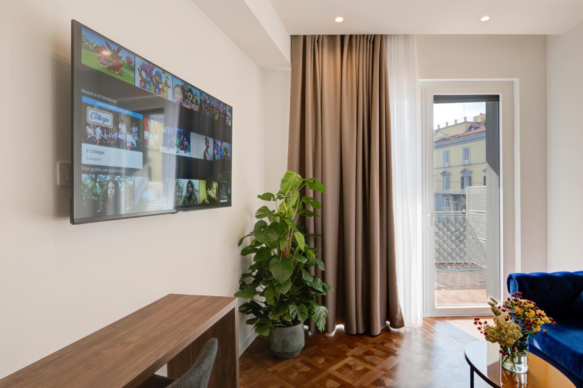 Well Suites - Piazza Dei Martiri Napoli Bagian luar foto